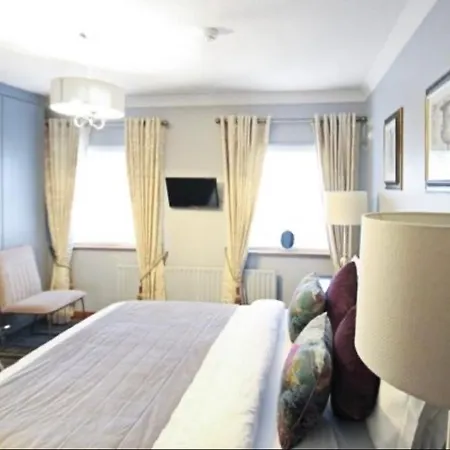 Bed & Breakfast Almara House