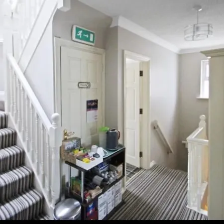 Bed & Breakfast Almara House